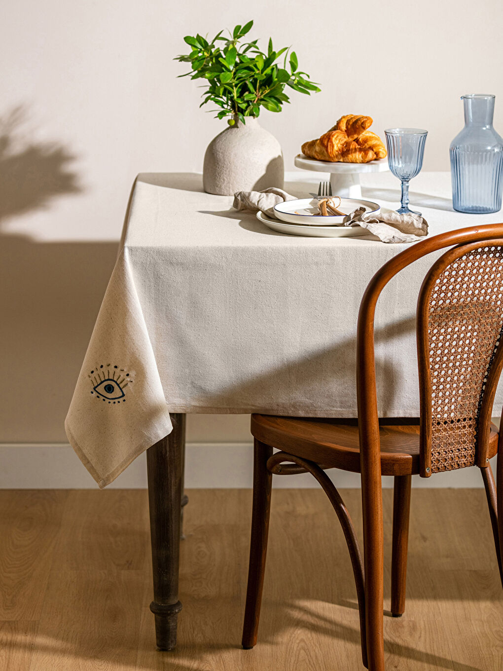 Nappe Brodée 150x150 Cm-1