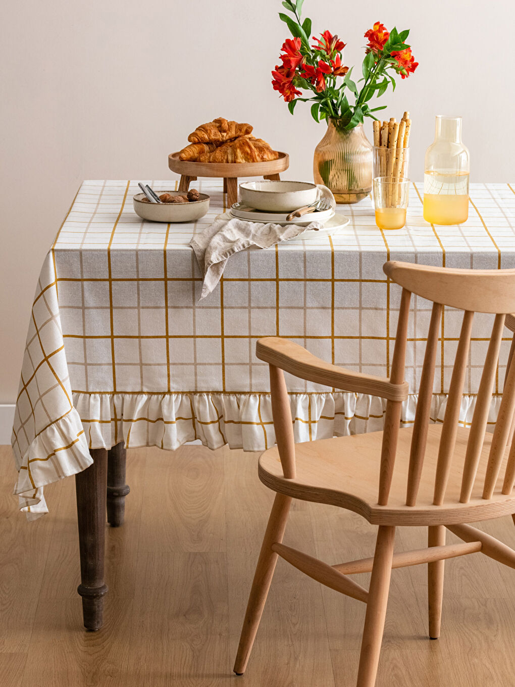 LCW HOME Ekru Ekose Desenli Masa Örtüsü 150x200 cm - 1
