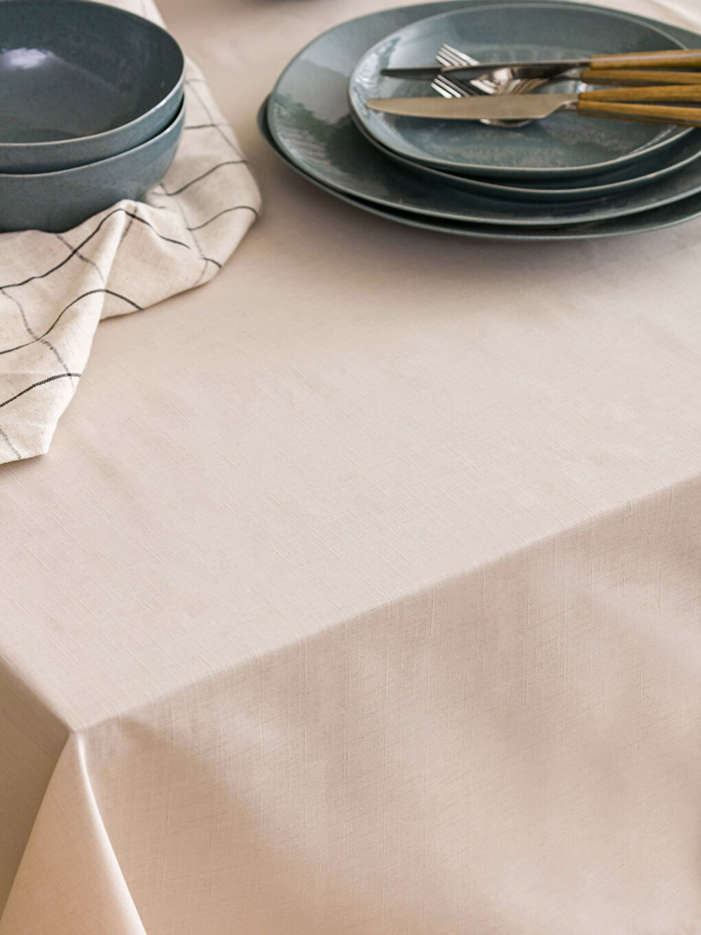 Schlichte Baumwoll-Tischdecke 150x200-2