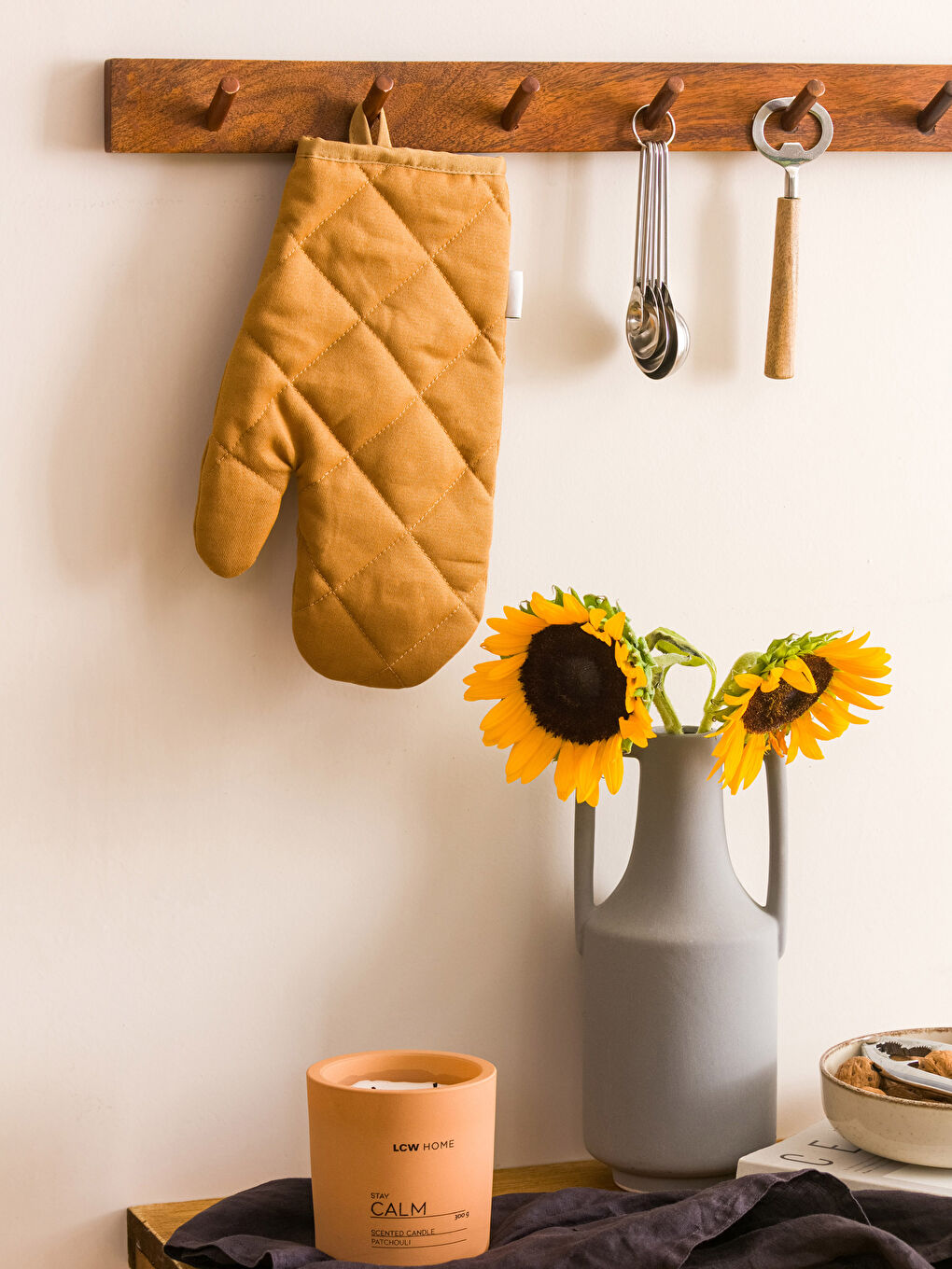 Text Printed Oven Gloves-1