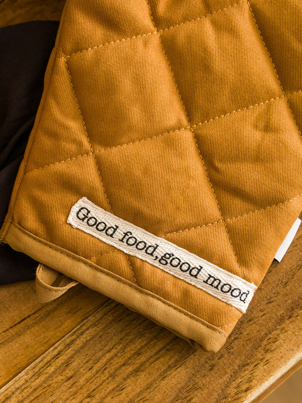 Text Printed Oven Gloves-2