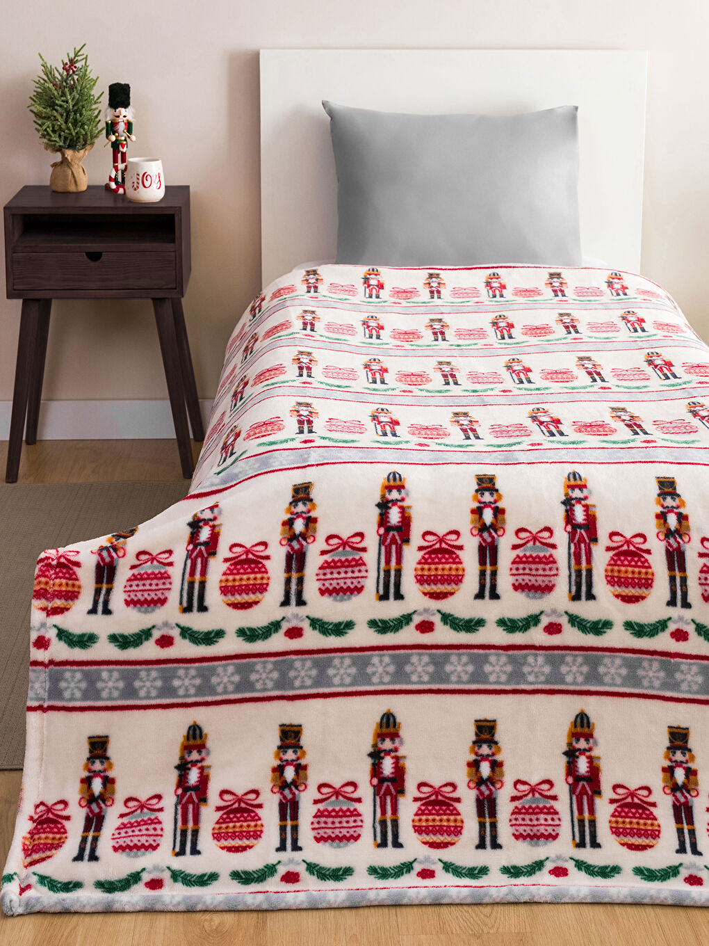 Karışık Desenli Tek Kişilik Battaniye 150x200 cm