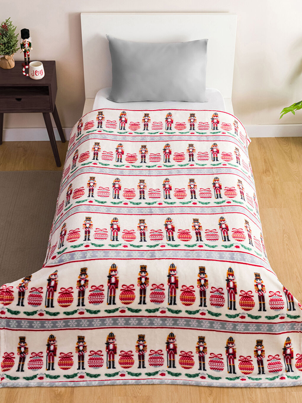 Karışık Desenli Tek Kişilik Battaniye 150x200 cm-1