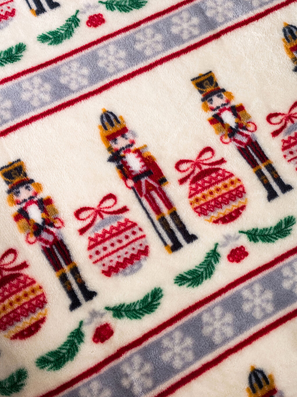 Karışık Desenli Tek Kişilik Battaniye 150x200 cm-2