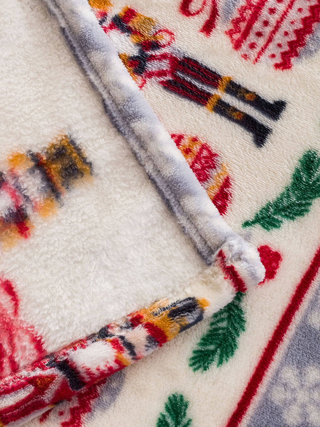 Karışık Desenli Tek Kişilik Battaniye 150x200 cm-3