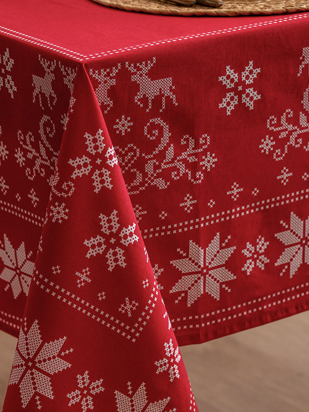 LCW HOME New Year Printed Cotton Table Cloth 150x220 Cm -W2H381Z8-A6J