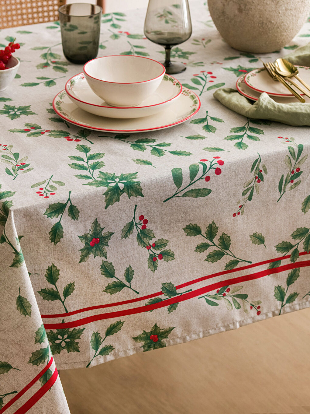 LCW HOME New Year Themed Table Cloth 150x200 Cm -W2H382Z8-LRR