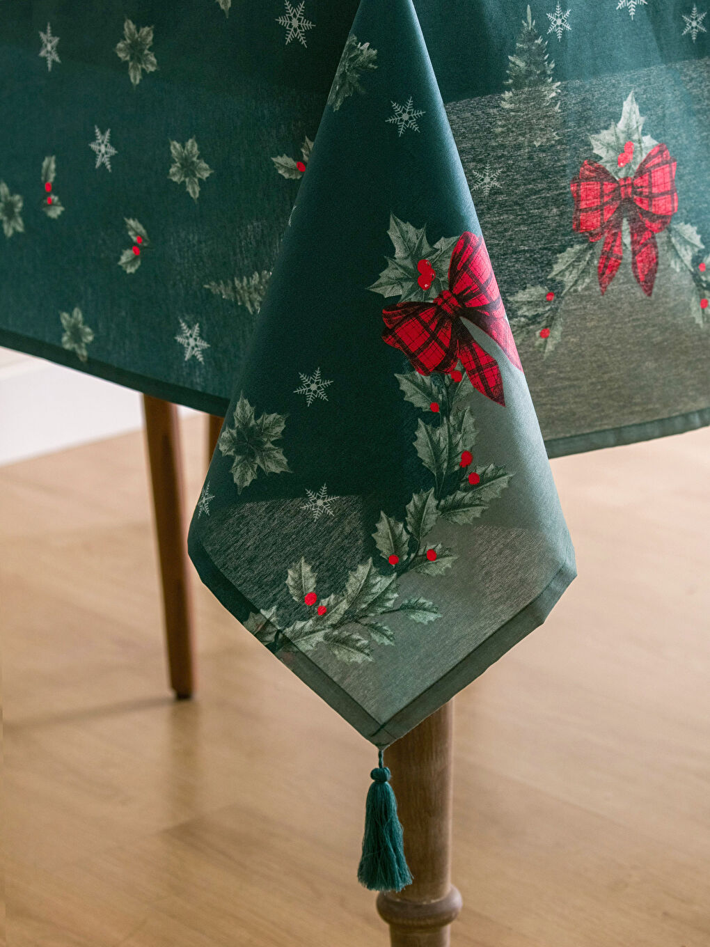 Yeşil Yılbaşı Temalı Masa Örtüsü 150x200 cm-3