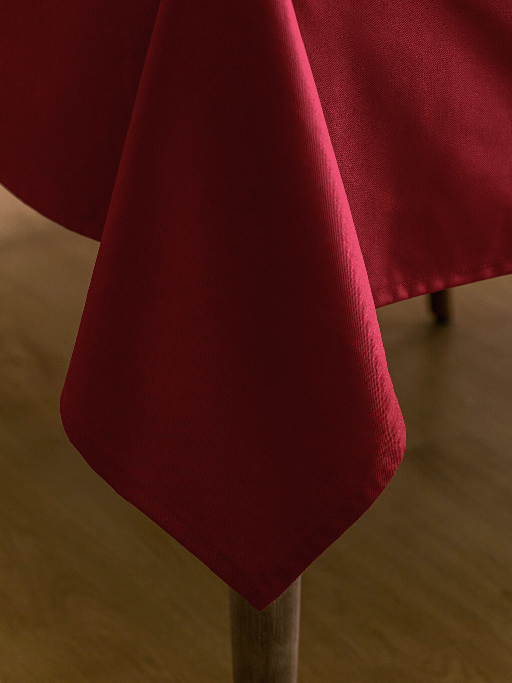 Cotton Plain Table Cloth 150x150 Cm-3