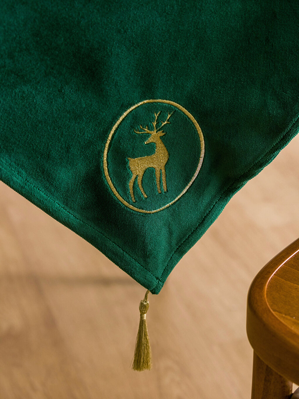 Embroidered Velvet Runner 45x150 Cm-2