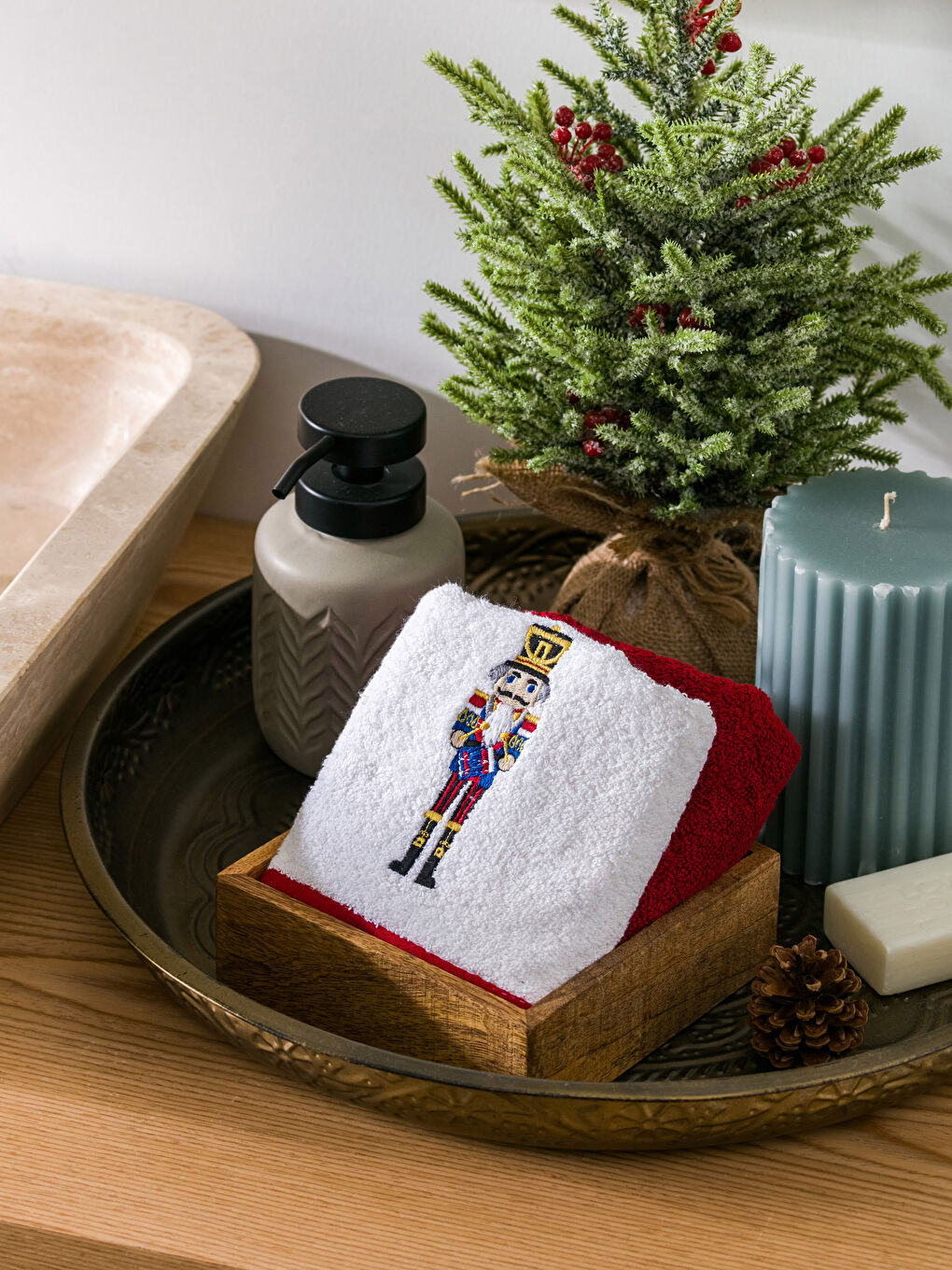 LCW HOME Cotton Nutcracker Embroidered Hand Towel 2 Pack 30x50 Cm -W2H508Z8-J5E