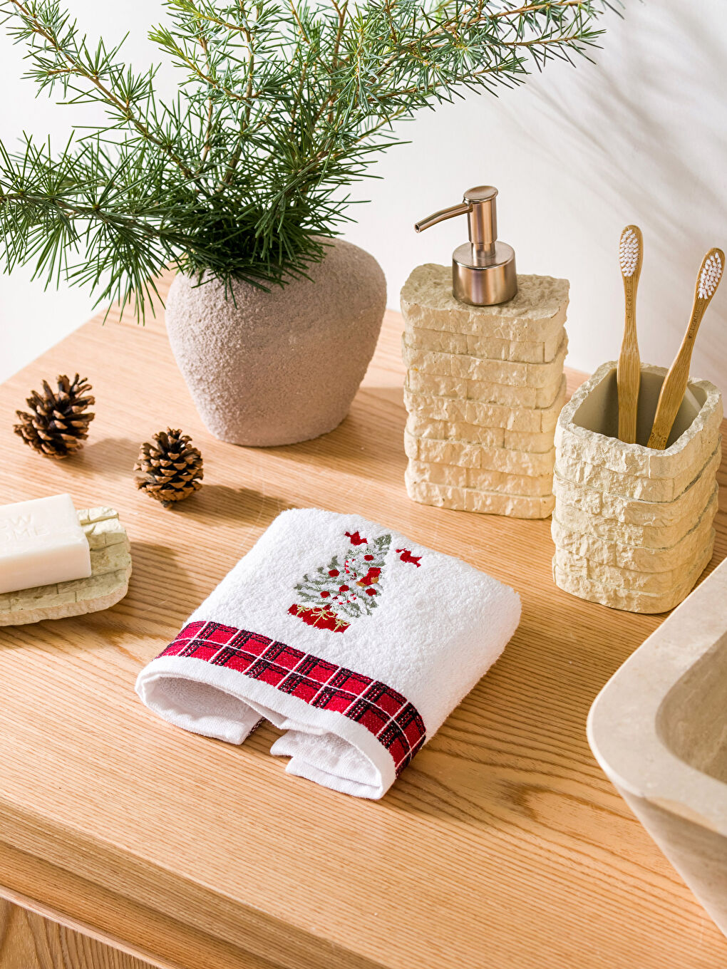 فوطة يد قطن مطرزة 30x50 سم-1