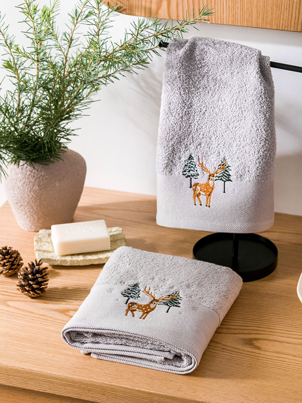 مجموعة فوط قطن مطرزة - 2 قطعة