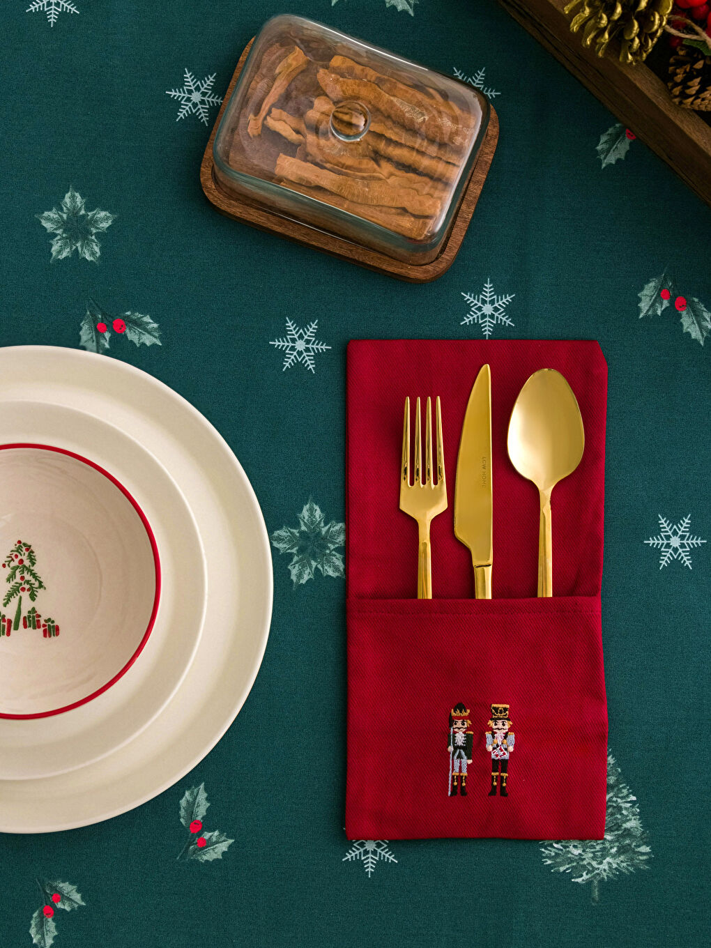 Spărgător de Nuci Organizator pentru Tacâmuri Brodat 13x27 Cm-1