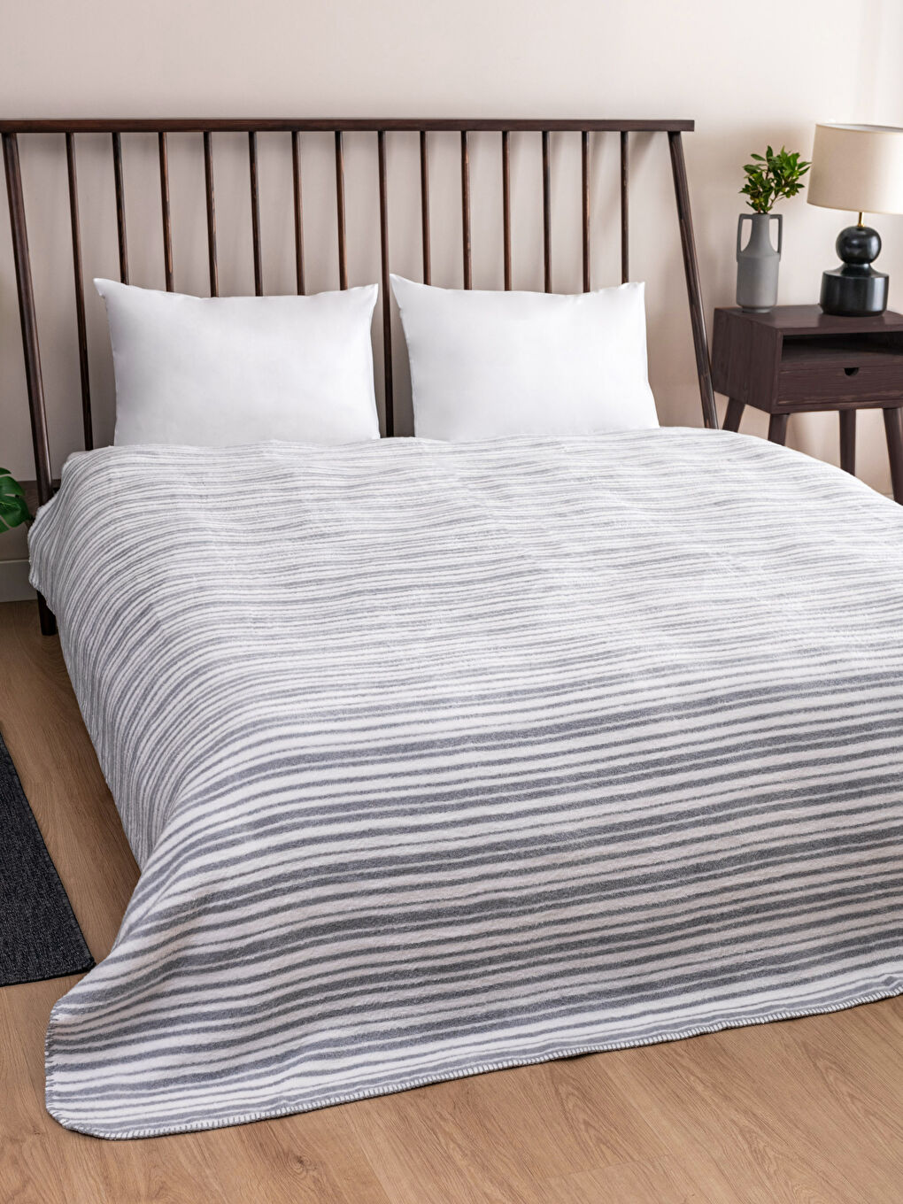 بطانية مزدوجة مخططة 200x220 سم