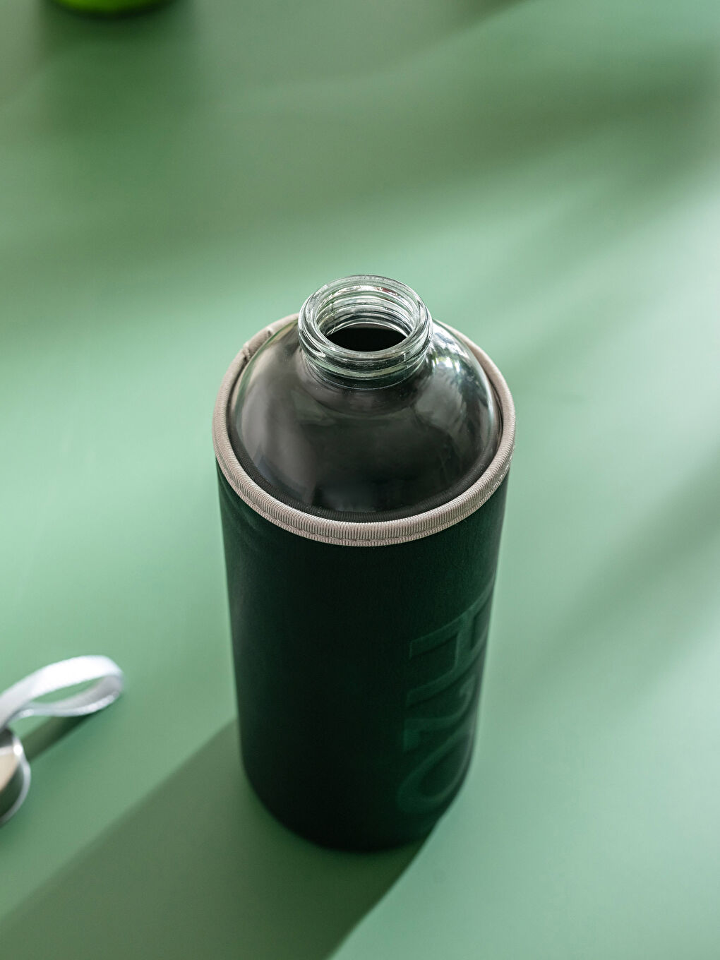 Siyah Cam Kılıflı Su Matarası 1000 ml-2