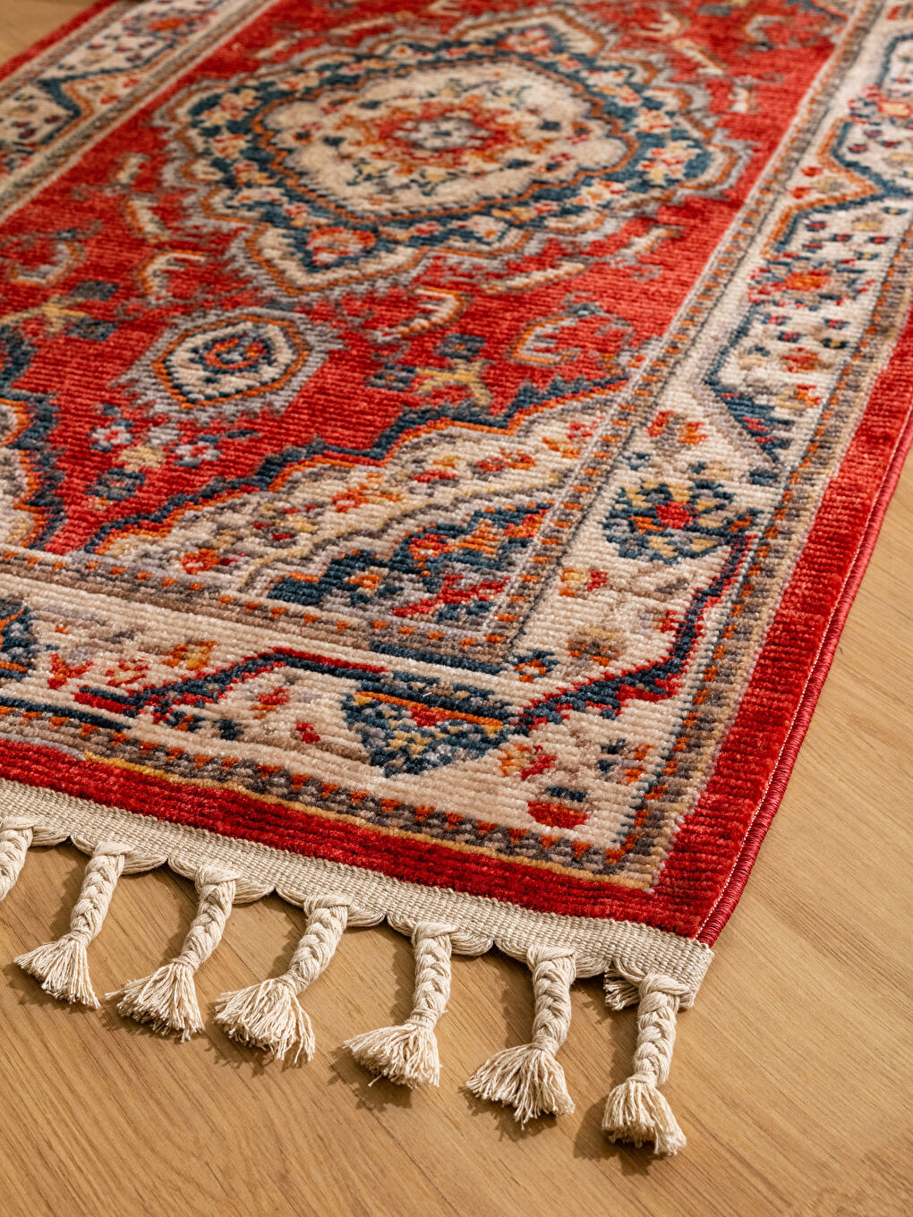 Karışık Etnik Desenli Püskül Detaylı Halı 80x150 cm-1