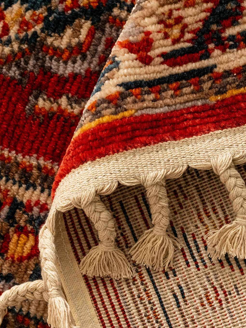 Karışık Etnik Desenli Püskül Detaylı Halı 80x150 cm-2