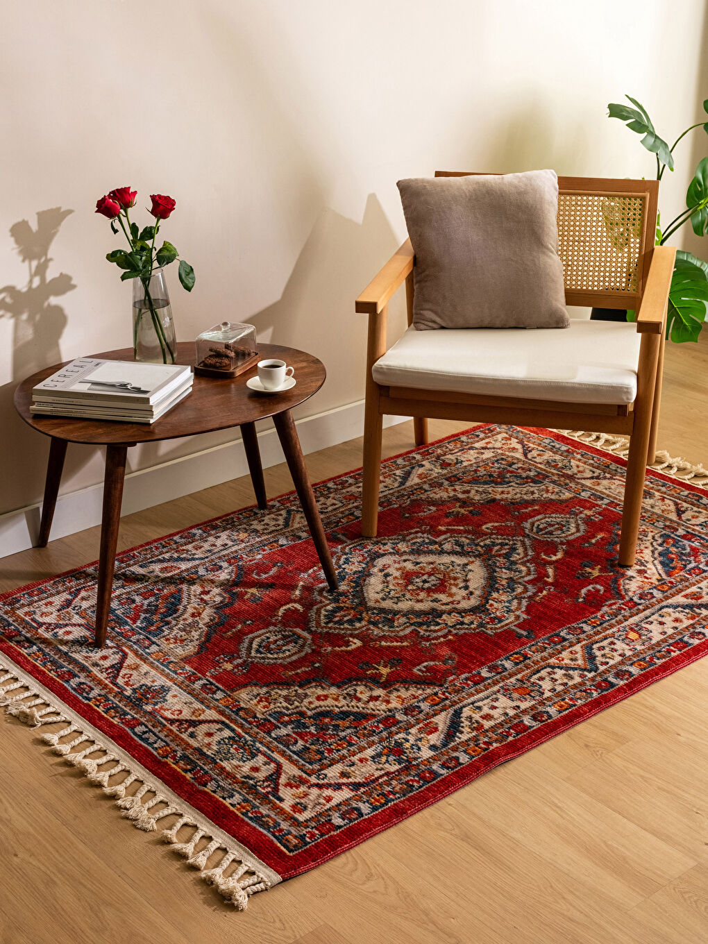 Karışık Etnik Desenli Püskül Detaylı Halı 120x180 cm