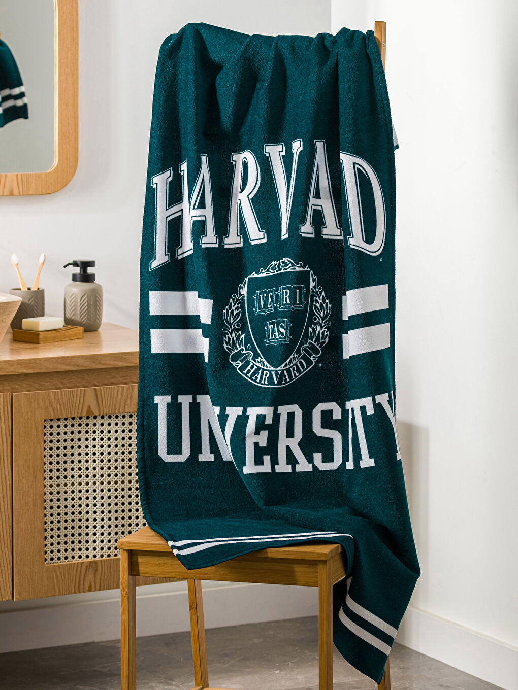 Harvard University Licensed Bath Towel 70x140 Cm