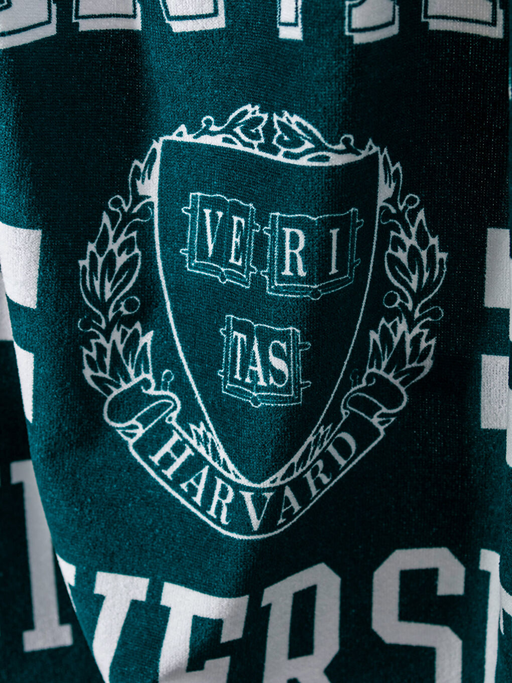 Harvard University Licensed Bath Towel 70x140 Cm-1