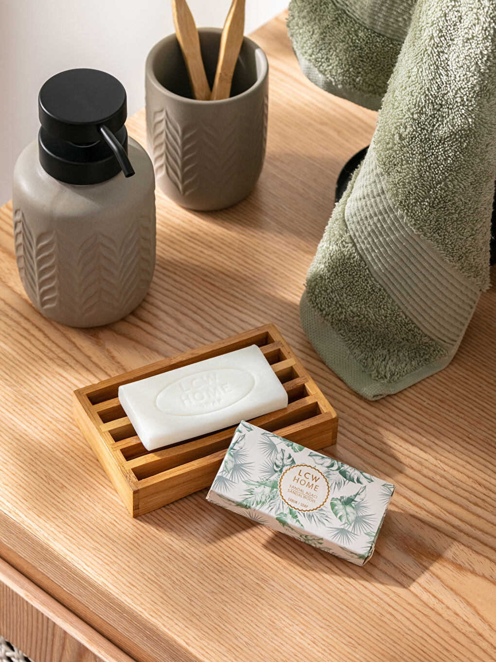 Твёрдое мыло с ароматом сандалового дерева 50 гр-1