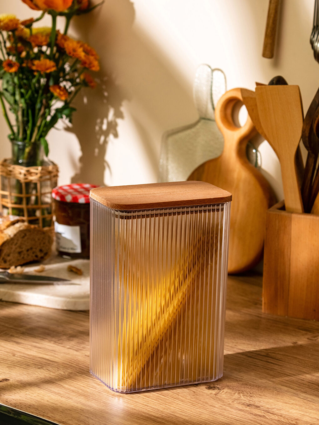 Renksiz Kapaklı Saklama Kabı 2000 ml