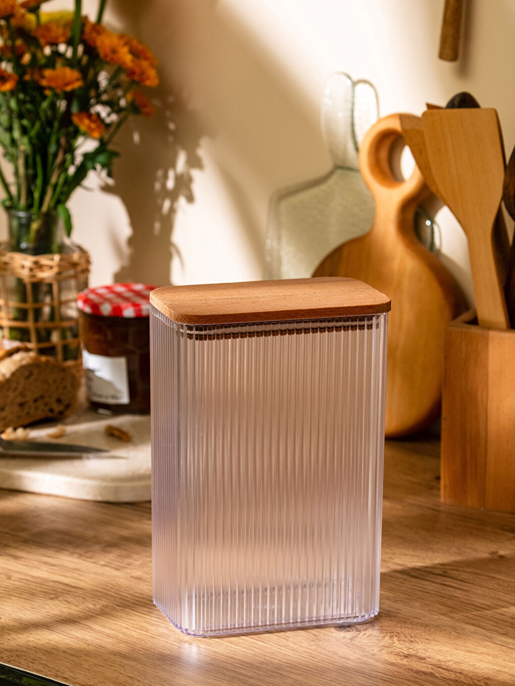 Renksiz Kapaklı Saklama Kabı 2000 ml-1