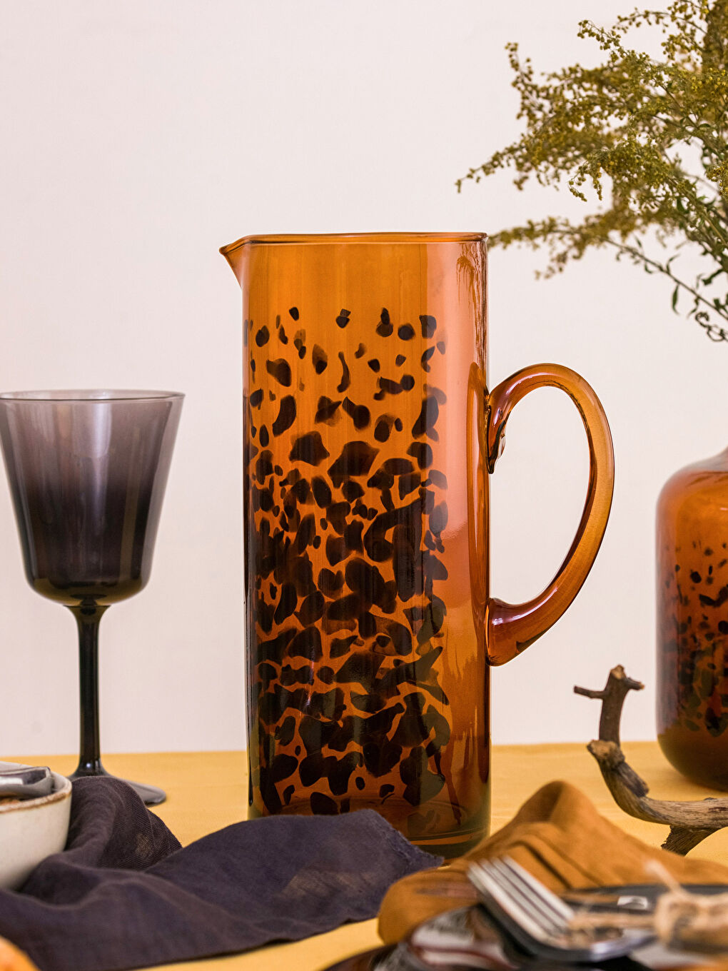 Kahverengi Desenli Cam Sürahi 1750 ml-1