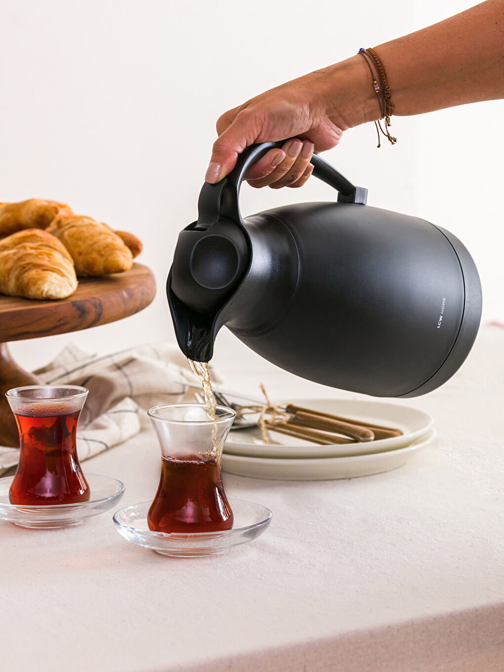 Siyah Paslanmaz Çelik Termos 1500 ml-1