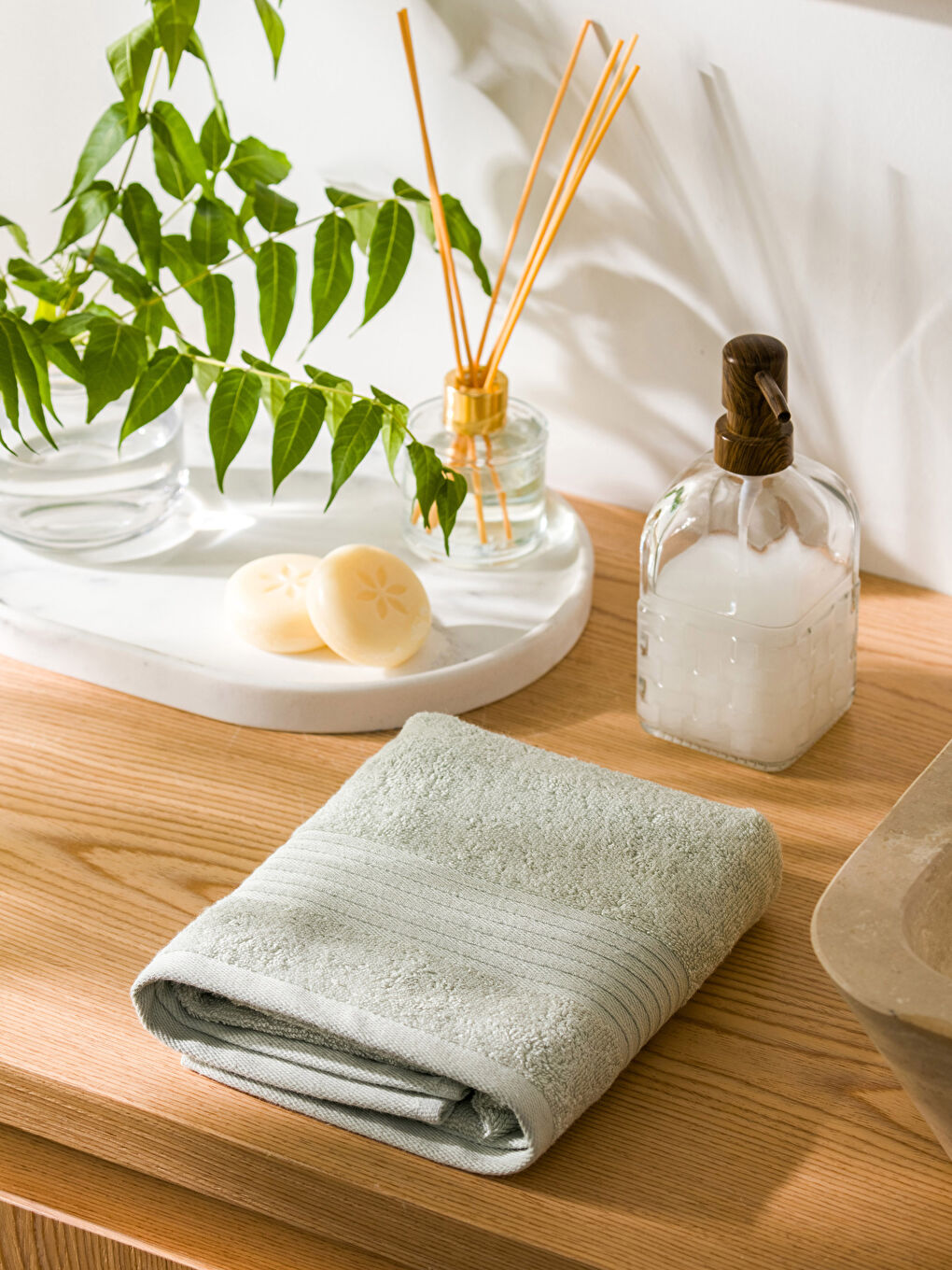 منشفة وجه قطنية سادة 50×80 سم