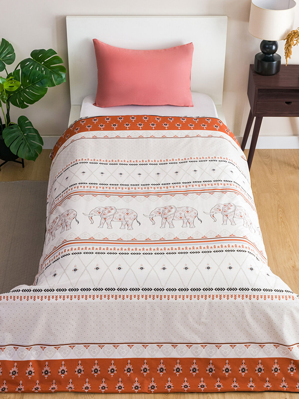 Karışık Pamuklu Desenli Tek Kişilik Nevresim 160x220 cm-1