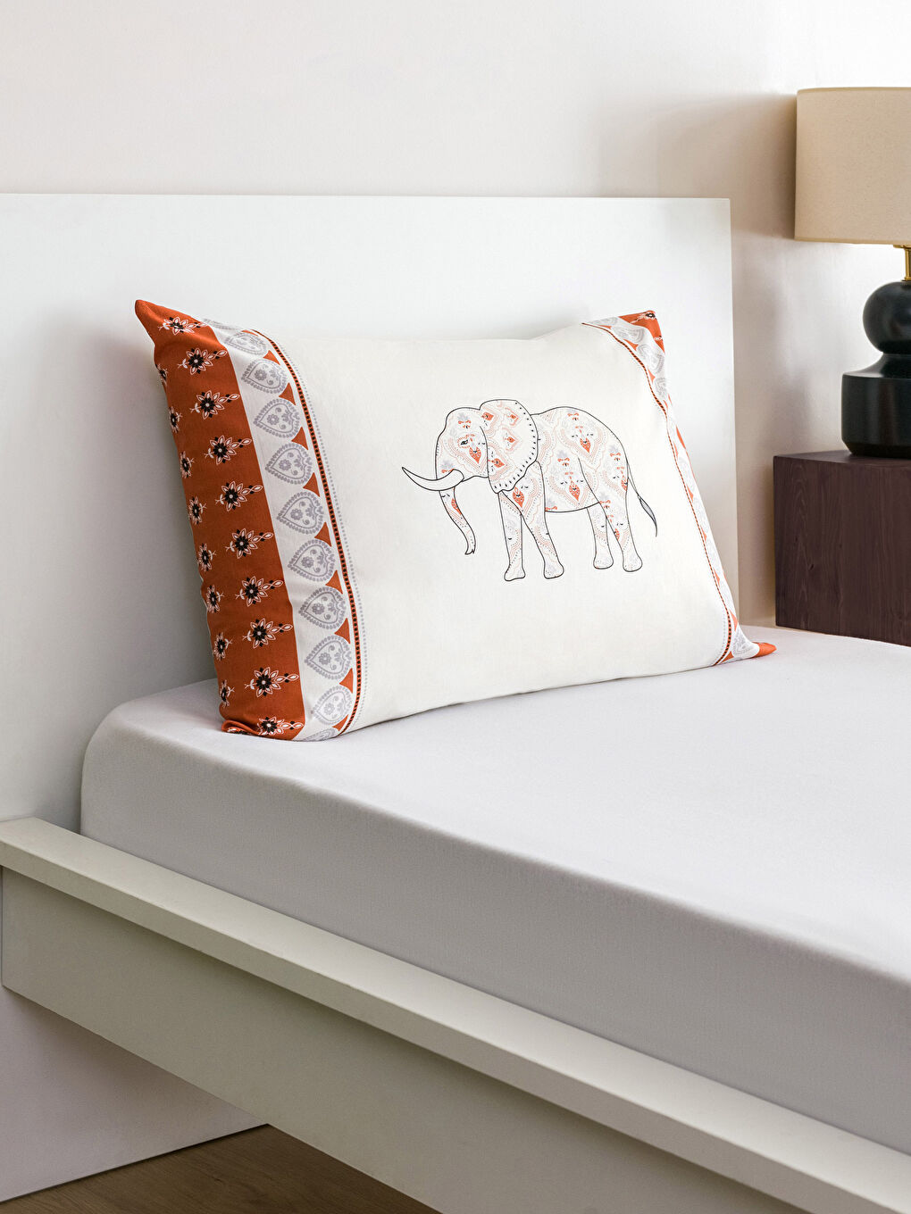 Karışık Pamuklu Desenli Yastık Kılıfı 50x70 cm