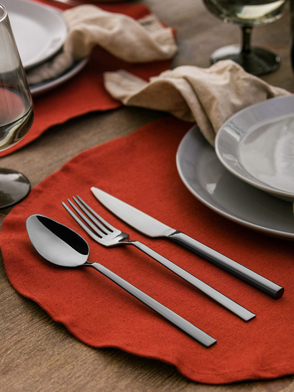 Siyah Çelik Çatal Kaşık Bıçak Seti 18'li