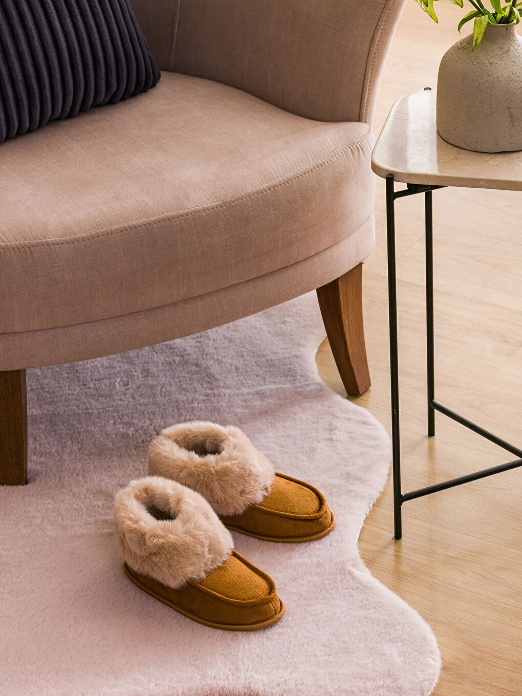 Әйелдерге арналған үйге арналған тәпішкелер