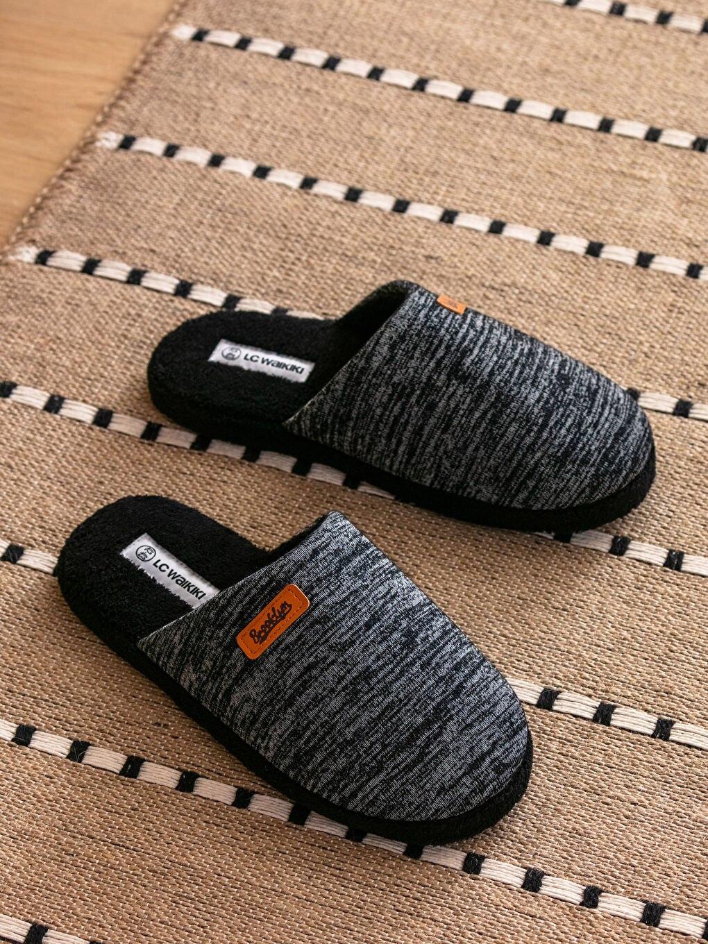 Papuci de Casă de Interior pentru Bărbați cu Etichetă și Față Închisă-1