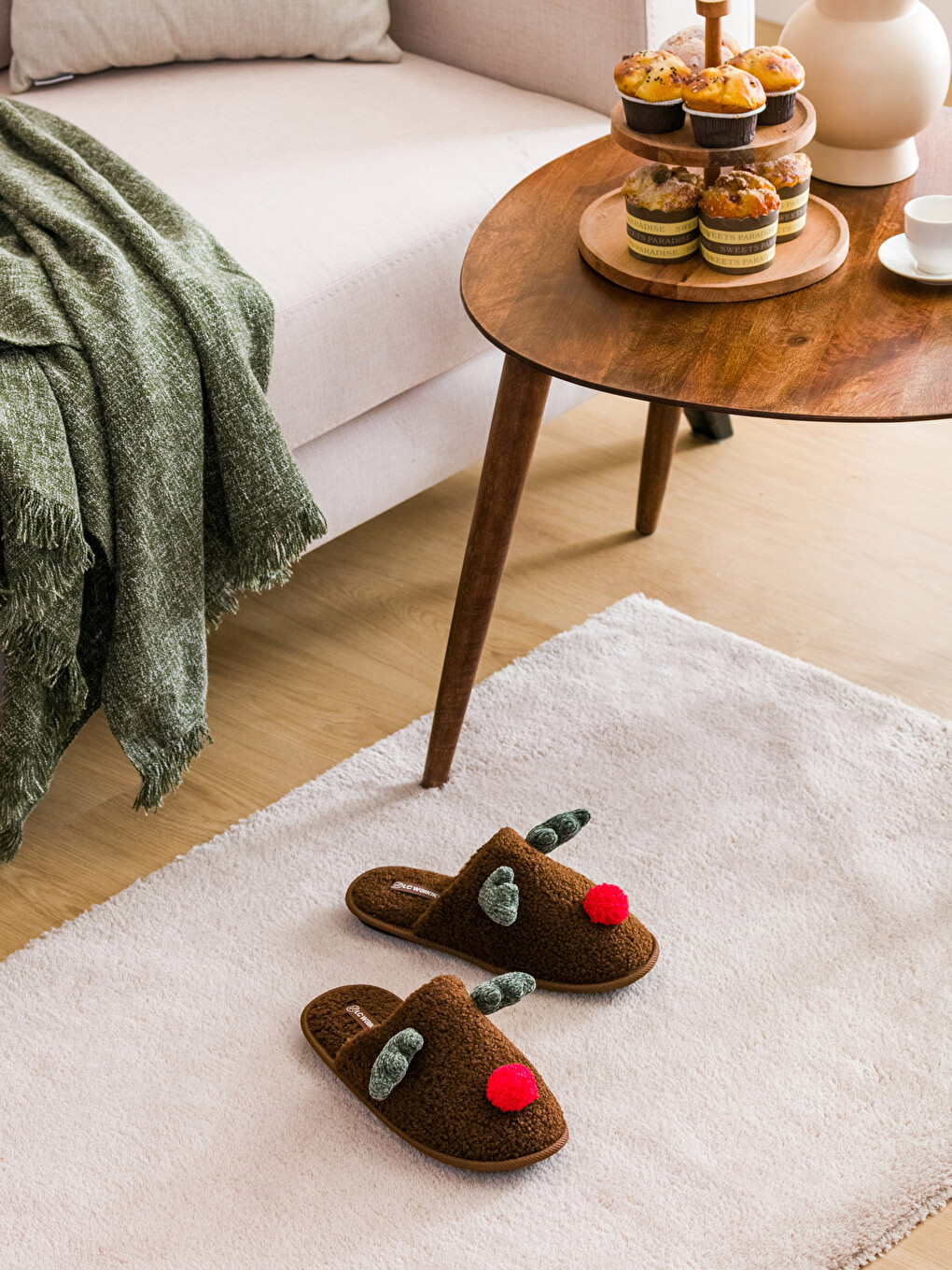 Embroidered Men's Home Slippers