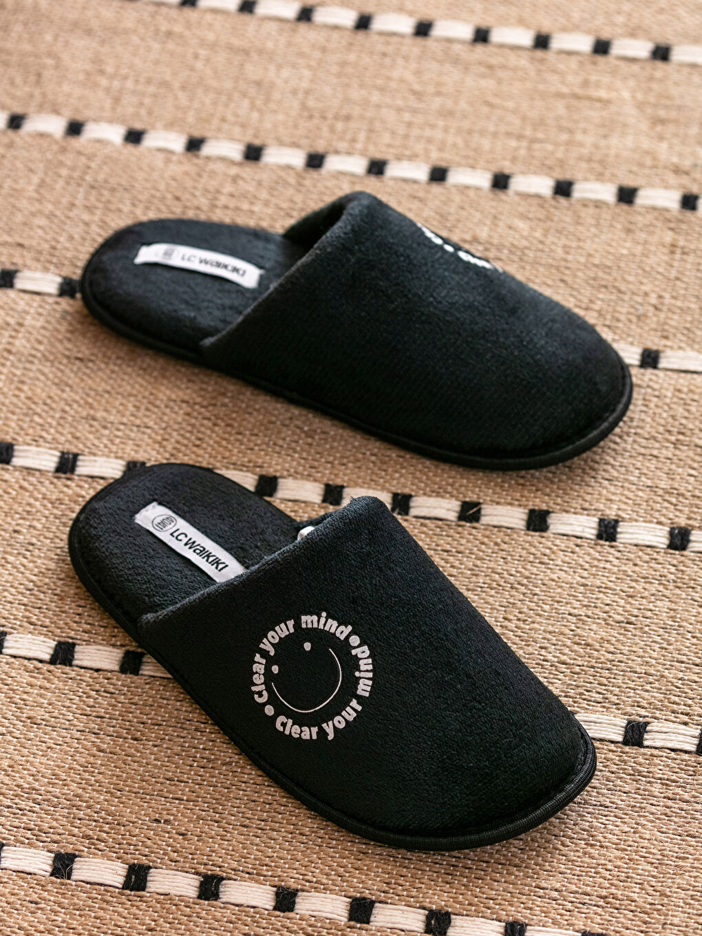 Закрытые спереди домашние тапочки с принтом для мужчин-1