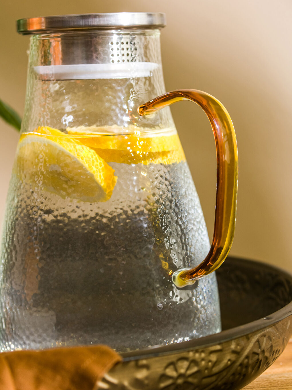 Renksiz Kapaklı Cam Sürahi 1800 ml-3