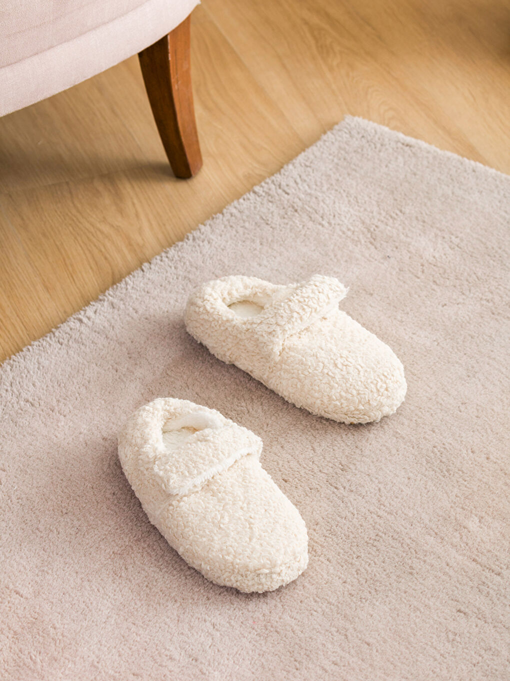 Plush Women's Home Shoes-1