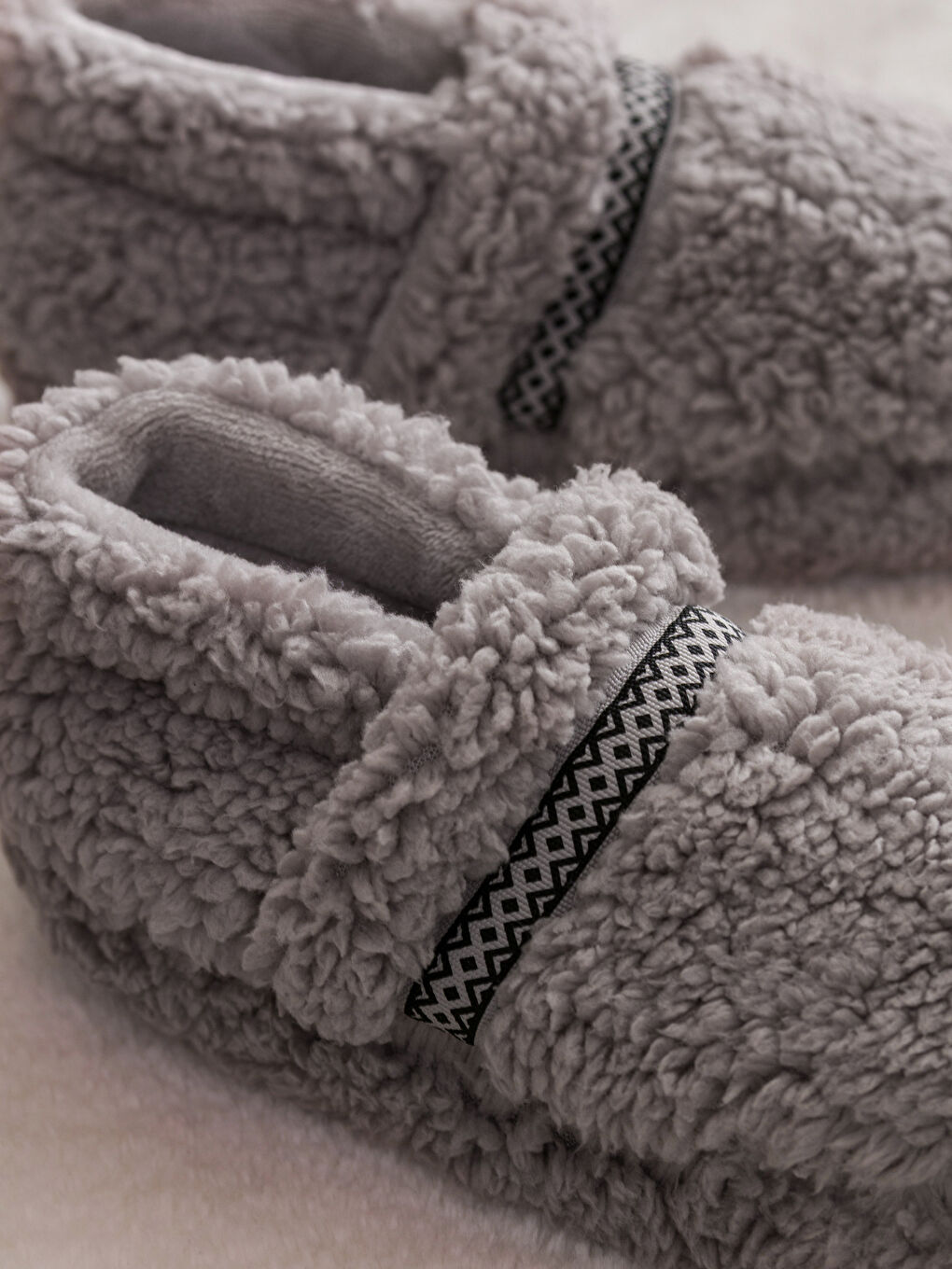 Gri Nakış Detaylı Kadın Ev Botu-2