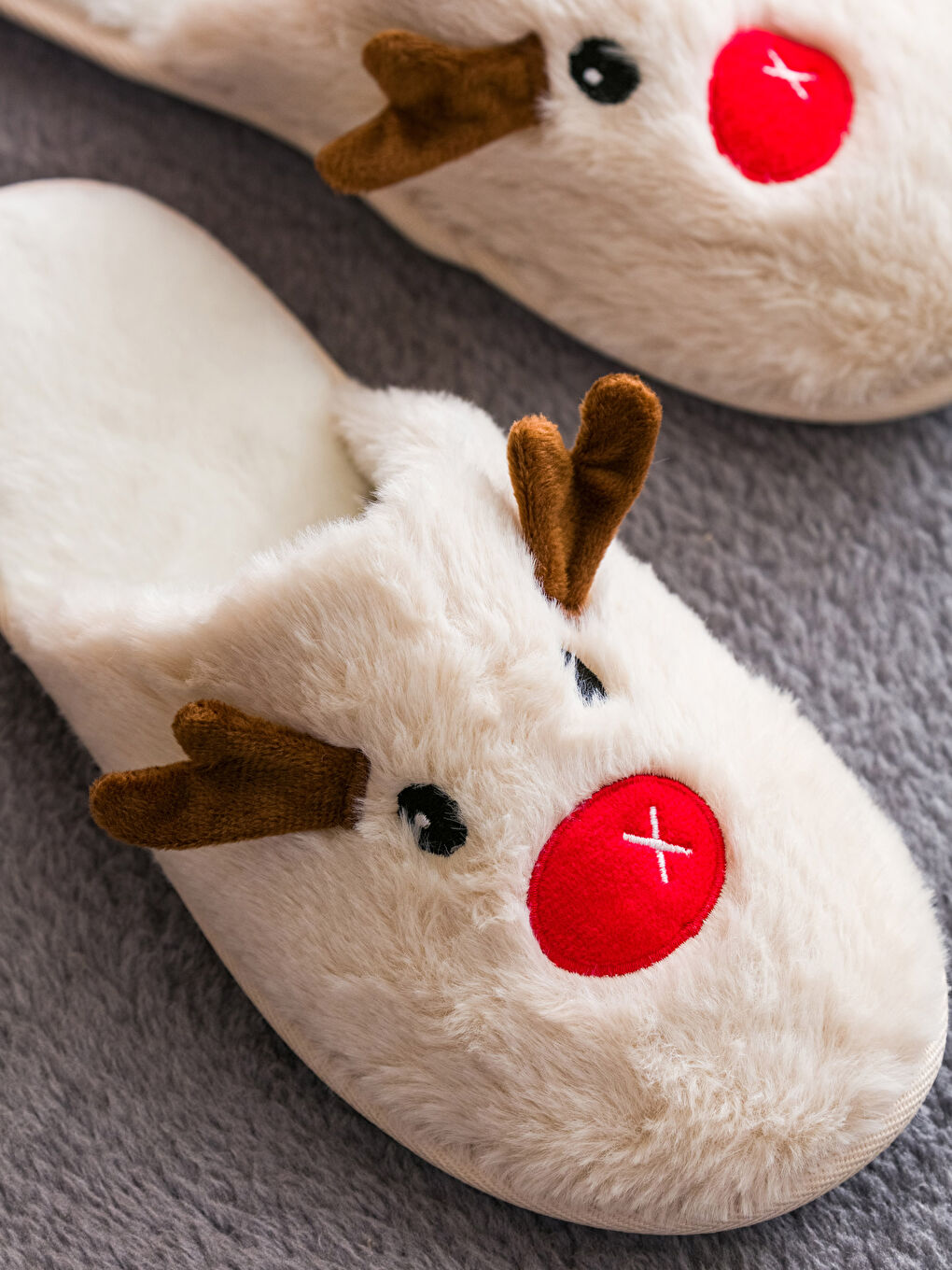 Christmas Themed Deer Embroidery Detailed Plush Women's House Slippers-2
