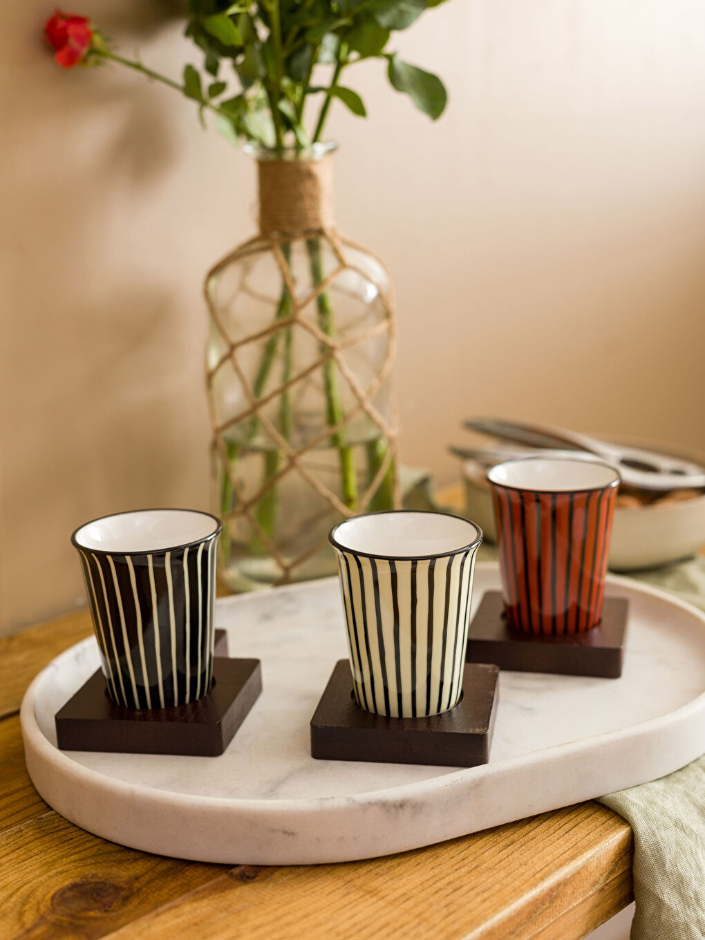 Karışık Çizgi Desenli 3 Kişilik Porselen Kahve Fincan Takımı 100 ml