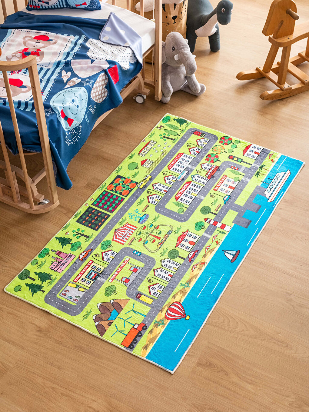 Karışık Şehir Tema Baskılı Çocuk Halısı 80x140 cm