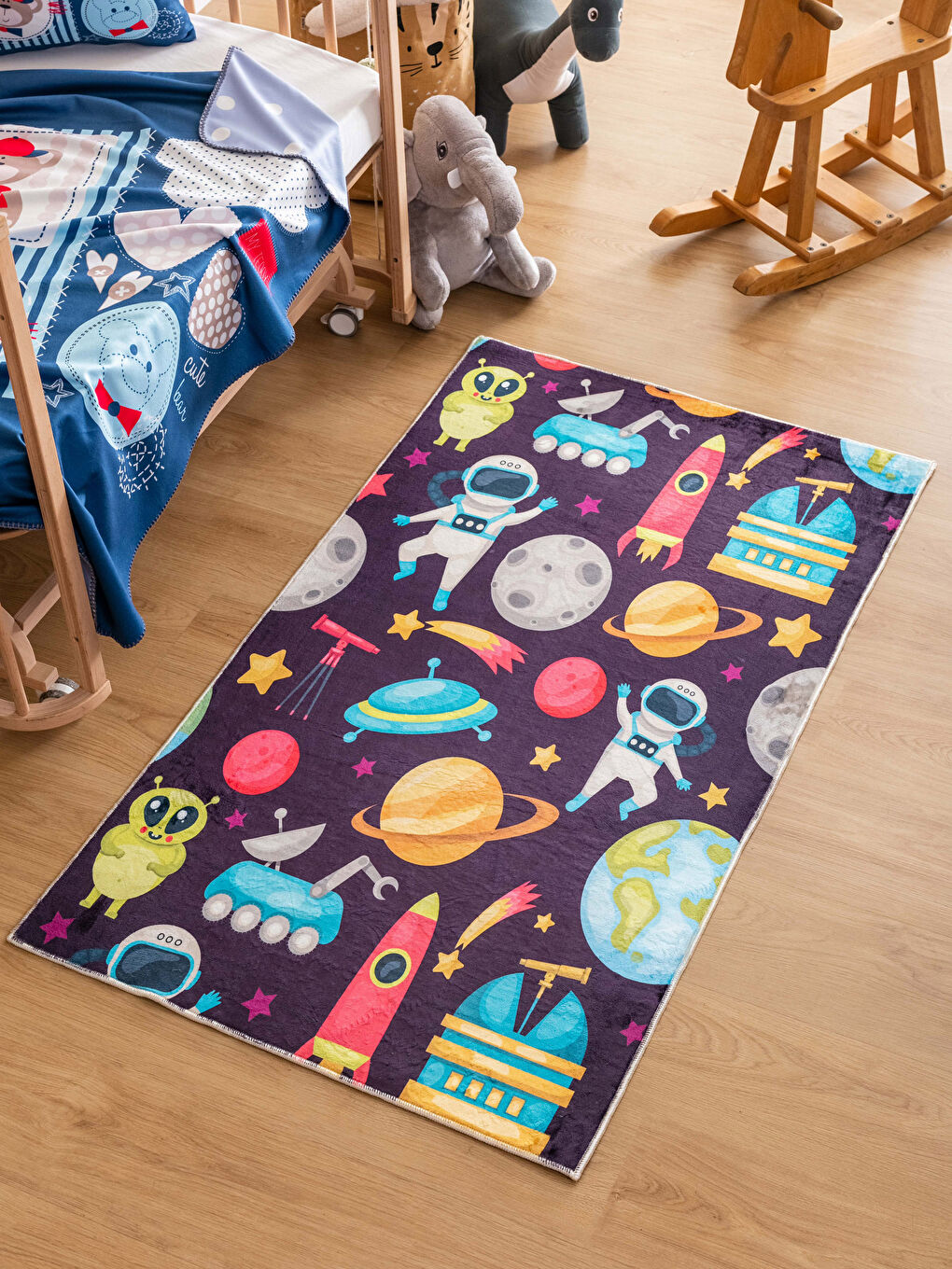 Karışık Gezegen ve Uzay Baskılı Çocuk Halısı 80x140 cm