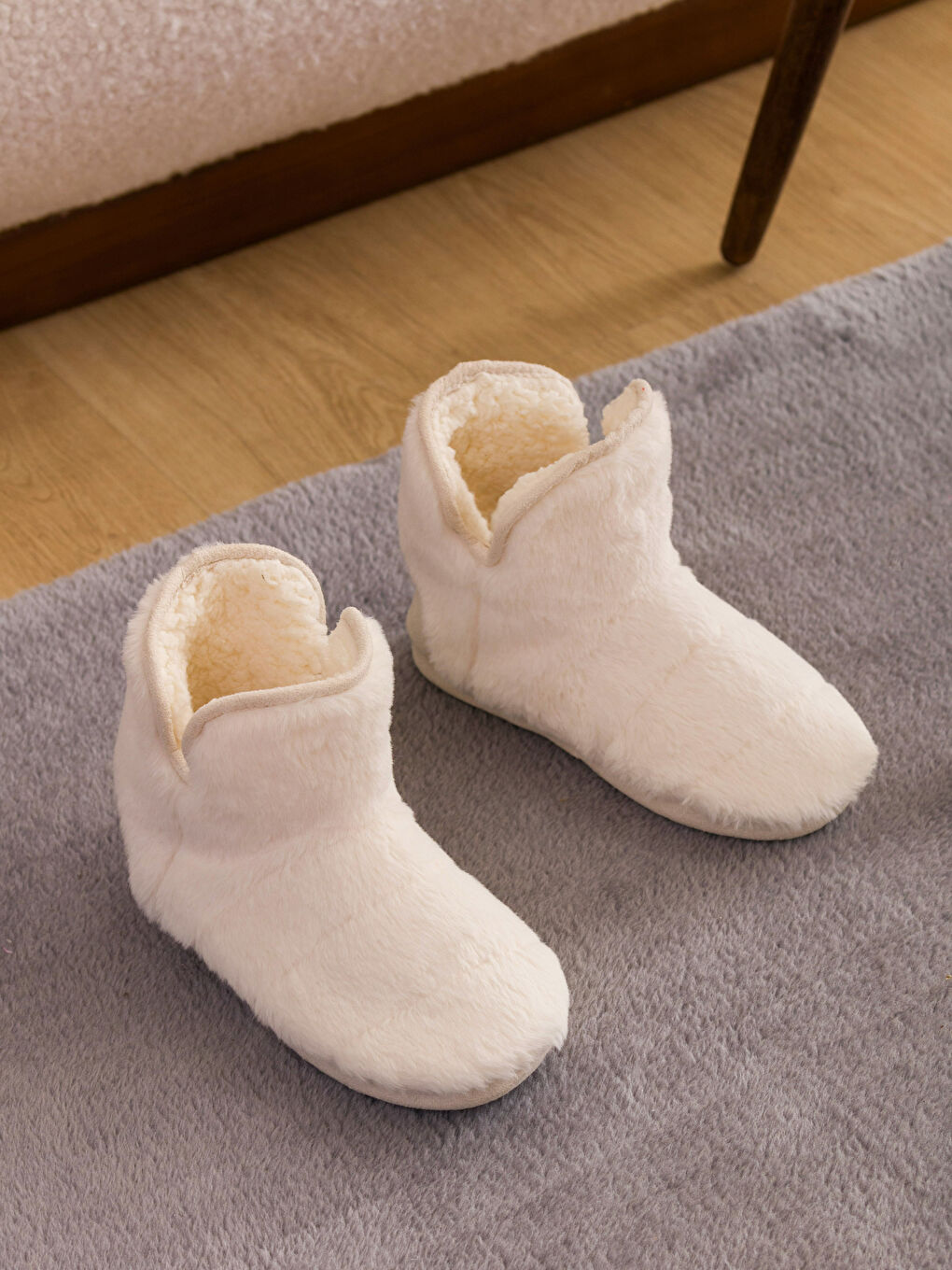 Bottes Pantoufles d'Accueil en Peluche Unies pour Femmes-1