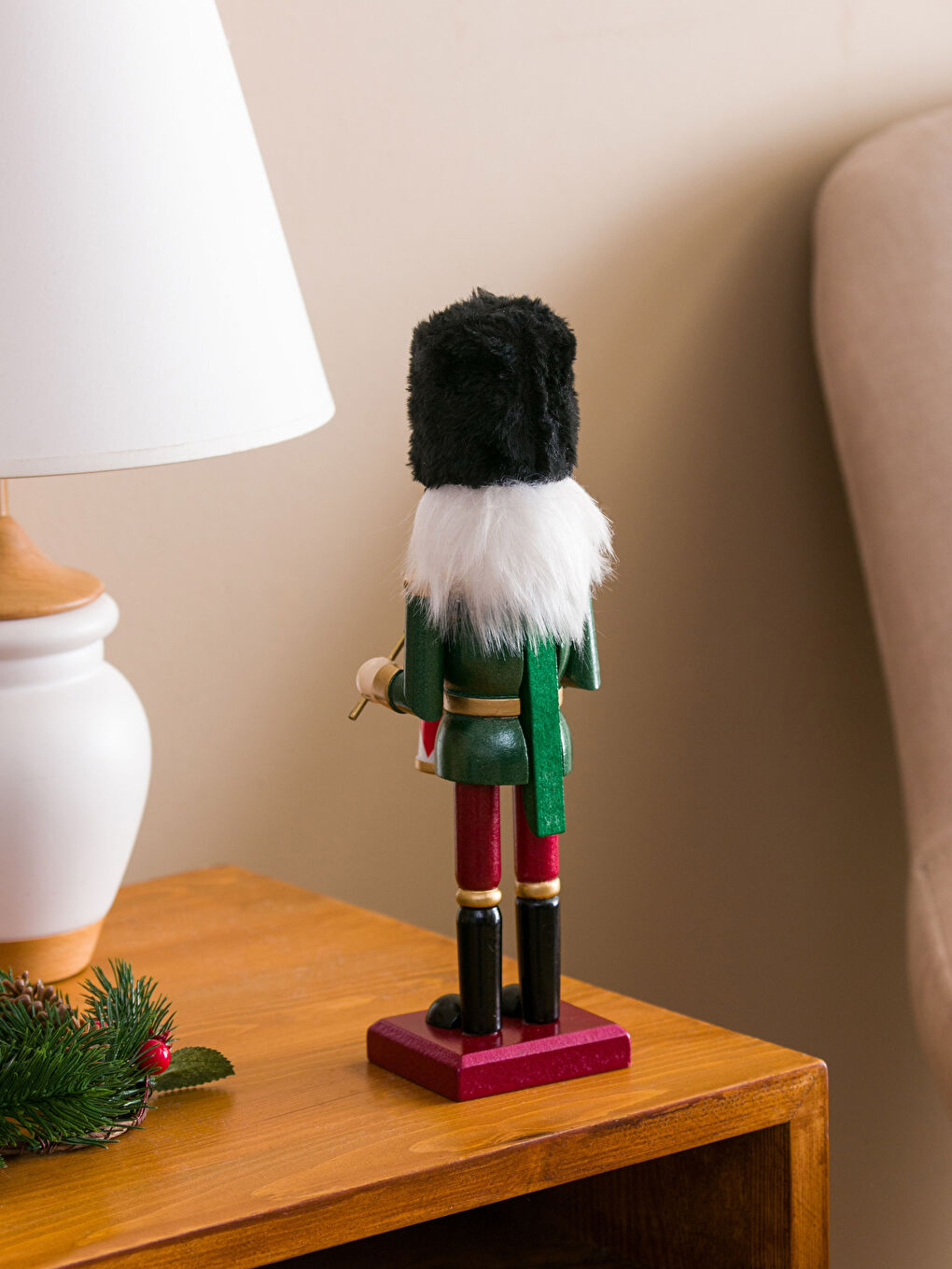 Drvena Figura sa Figuricom Krcka Oraščića 26 Cm-1