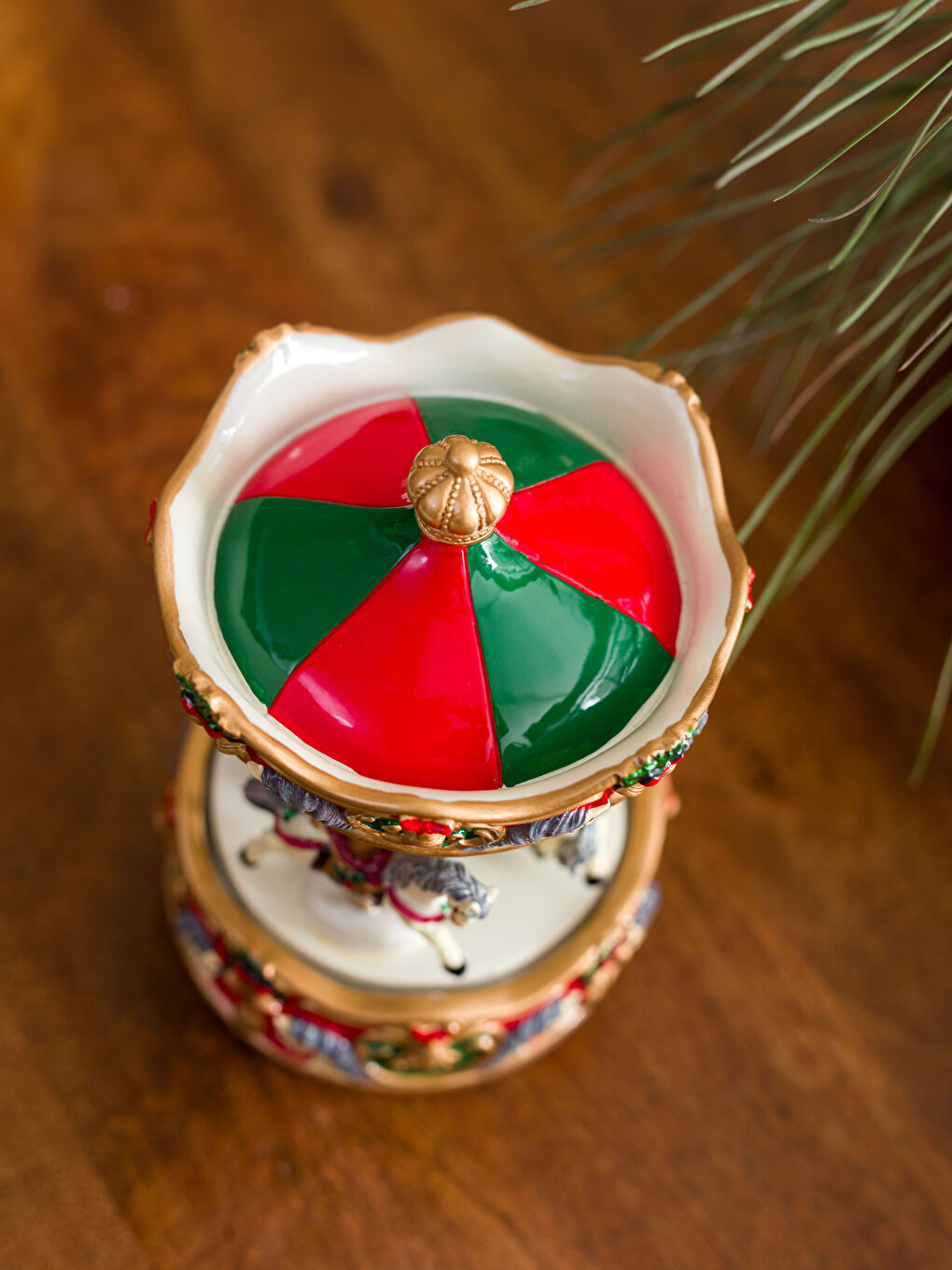 New Year-Themed Music Box 11x11x16 cm-2