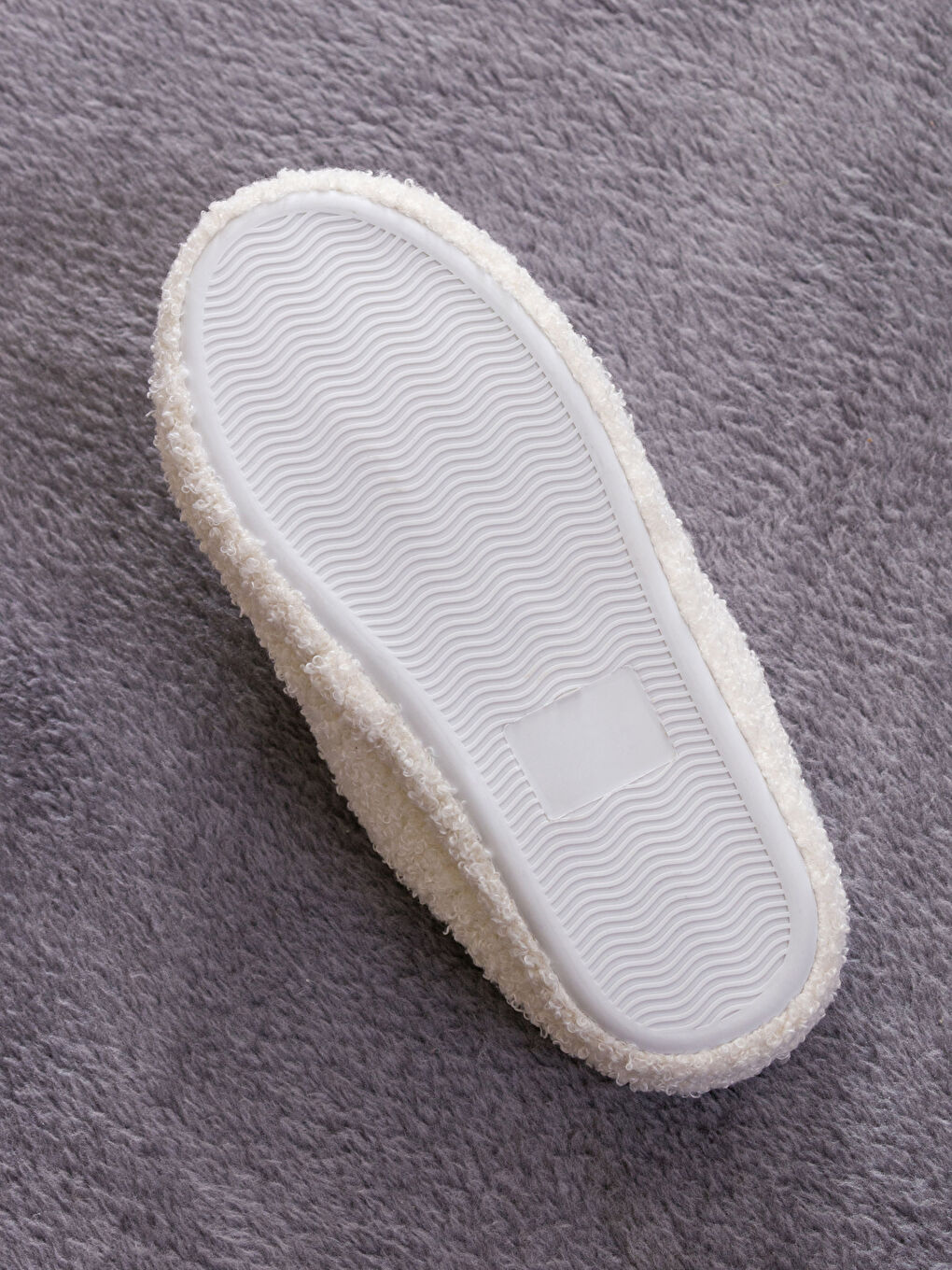 Chaussons de maison en peluche femme-3