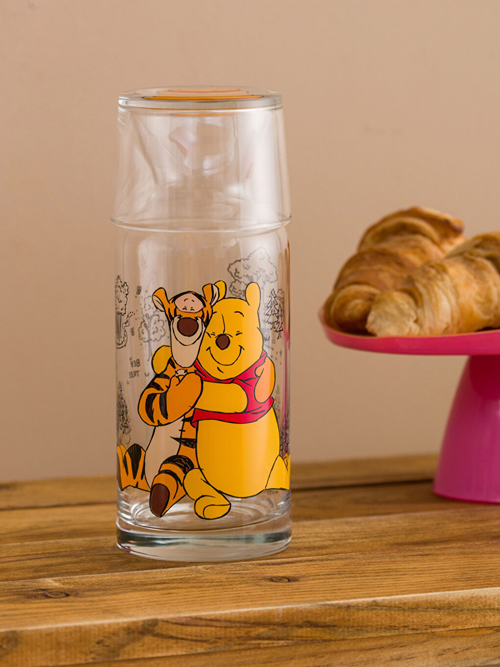 Winnie the Pooh Printed Glass Carafe Pitcher with Lid 500 Ml-1